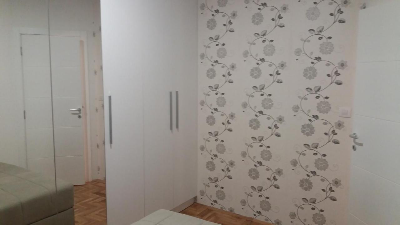 Stojanovic R Apartment Novi Sad